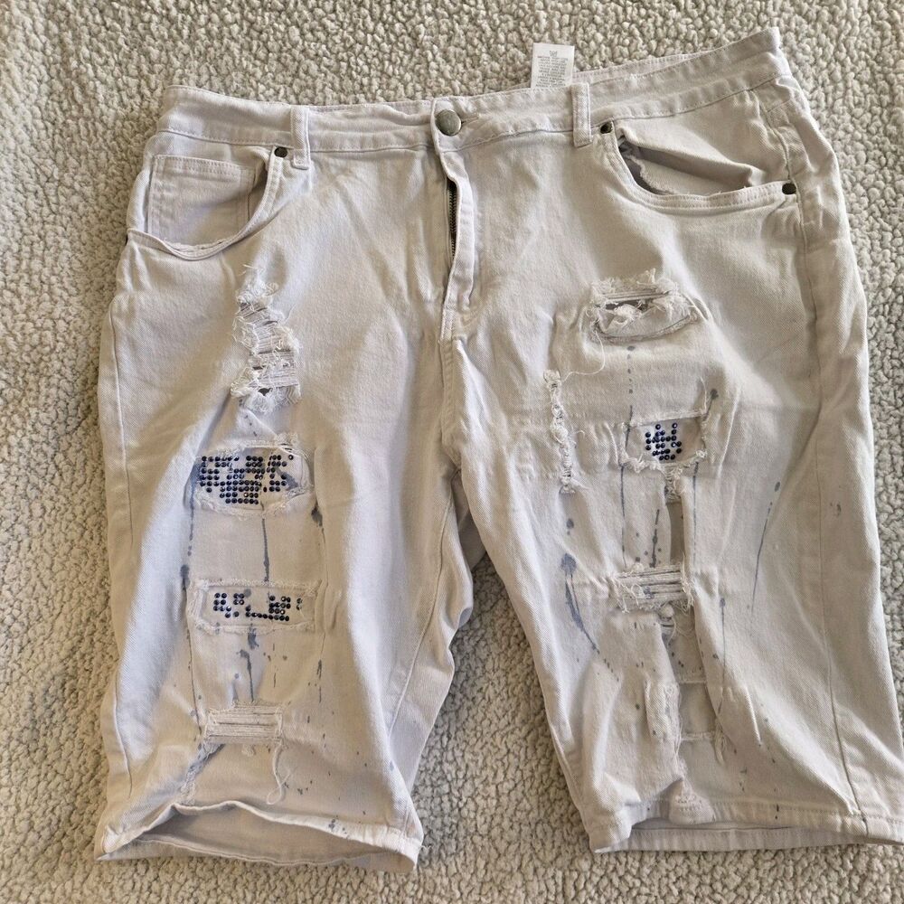 Hustle Jeans Men's White Distressed  Denim Shorts Rhinestone Accents Size 40